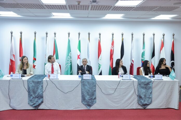 الأكاديمية العربية تدعم اختبارات كامبريدج الرقمية في مصر